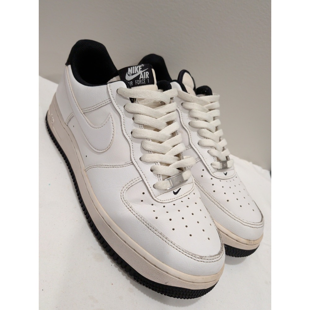 Nike Air Force 1 07 White Black Leather Mens Size 10.5 Sneakers DR9867-102